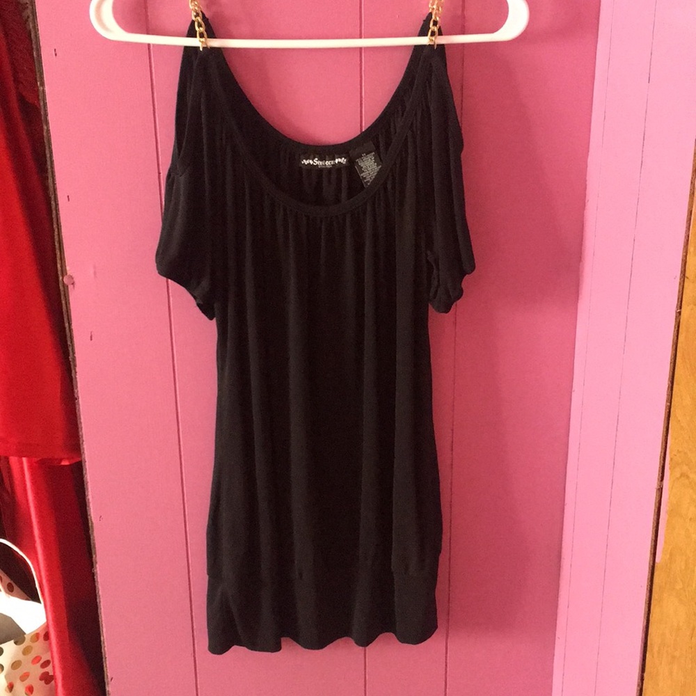 Stretchy black top w/ gold chain straps and sleeve
